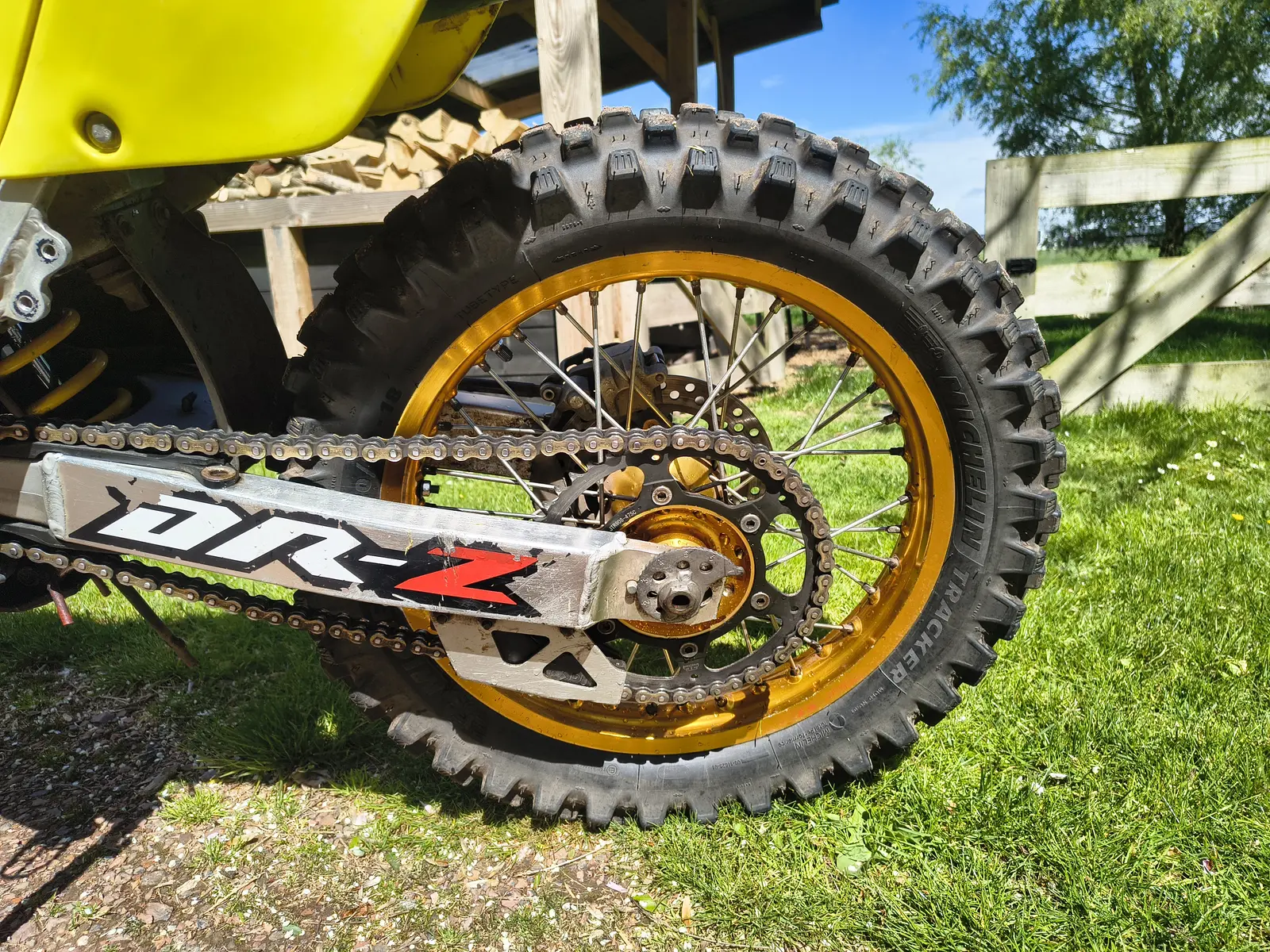 Suzuki DRZ400E