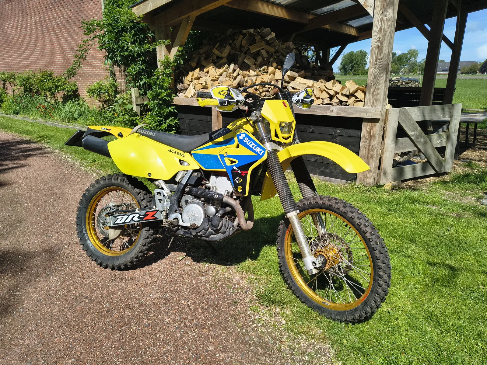 Suzuki DRZ400E