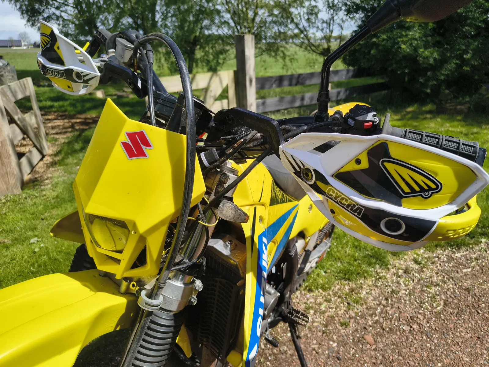 Suzuki DRZ400E