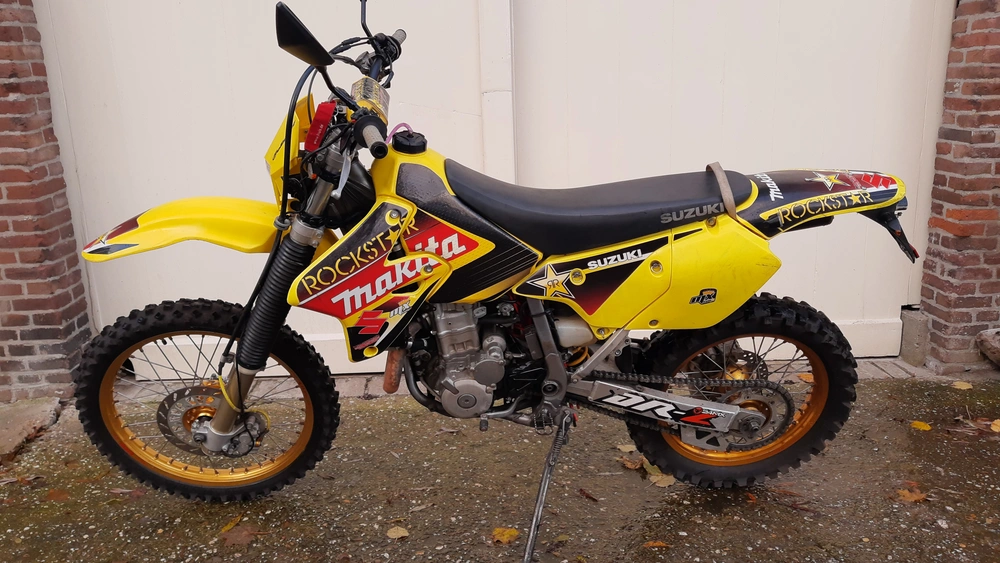 Suzuki DRZ400E