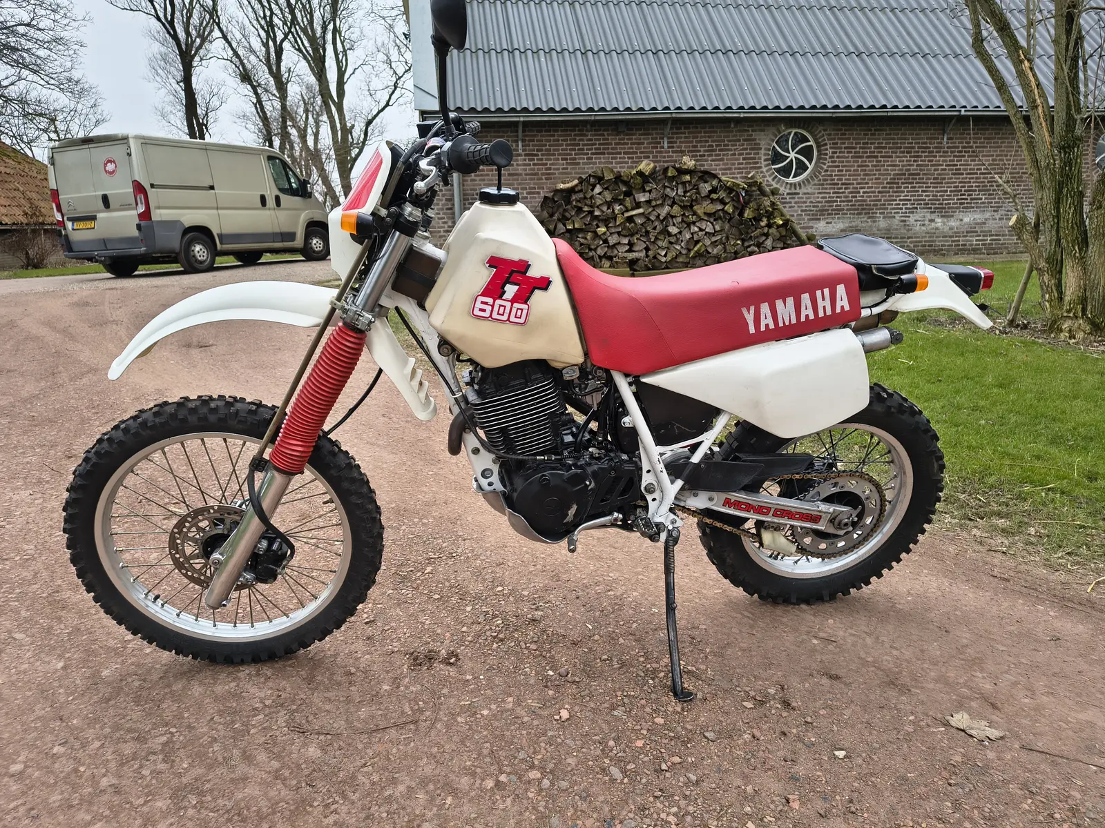 Yamaha TT600